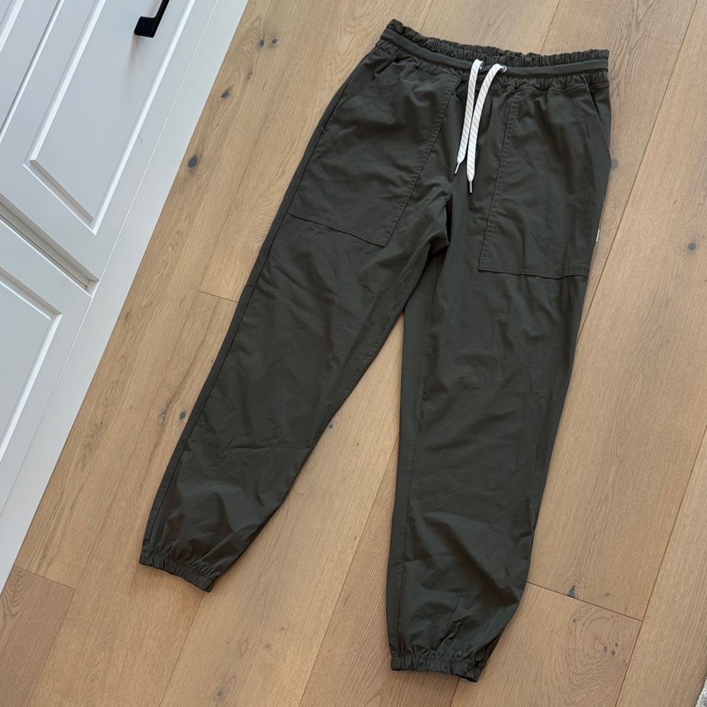 Vuori Women's Olive Jogger Pants
